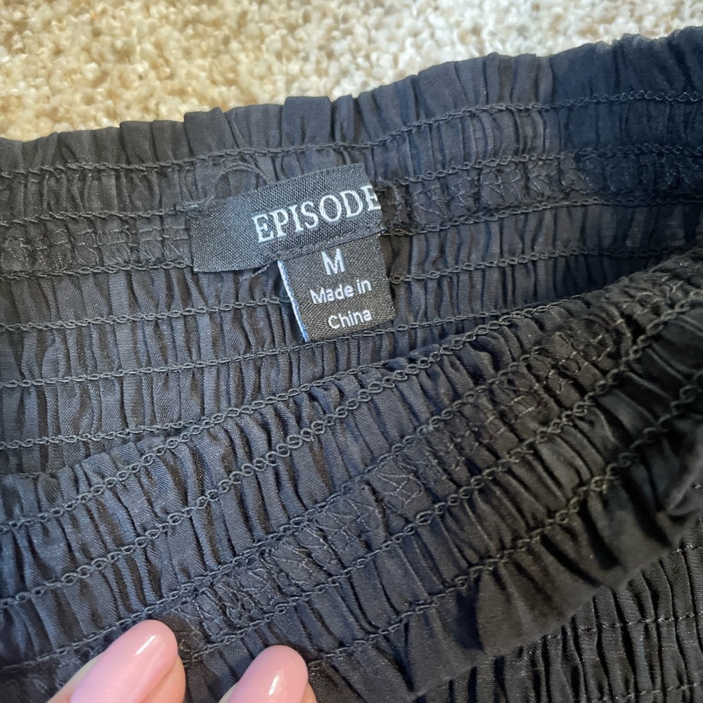 Trendy Ruched Crop Top - Picture 3 of 4